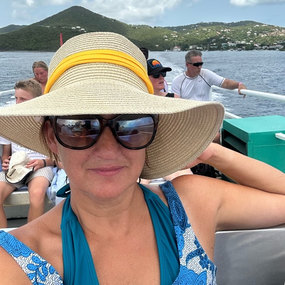 Meet your Posher, Heather - Picture 2 of 2